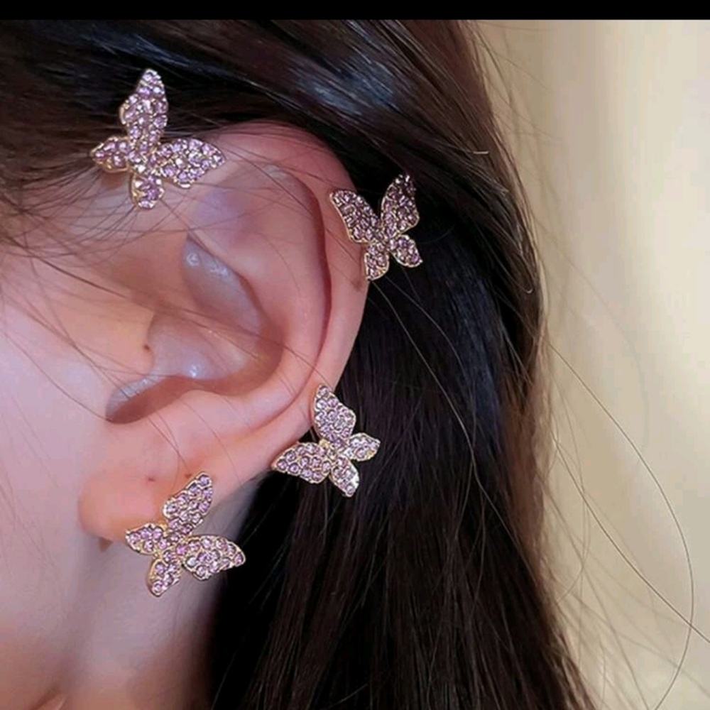 ✨3 FOR $28🆕️🦋PINK BUTTERFLY RHINESTONE EAR CRAWLER / CLIMBER GOLD-TONE